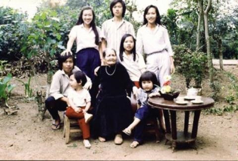 Thời thơ ấu cơ cực ít ai biết của những cái tên đình đám trong showbiz Việt - Ảnh 2