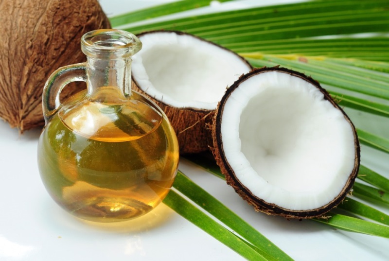 Hướng dẫn ủ tóc bằng dầu dừa: 8 cách chị em không thể bỏ qua - Ảnh 4 Ủ tóc bằng dầu dừa và dầu oliu