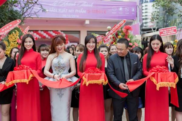 CEO Lê Thị Xuân khởi nghiệp thành công từ niềm đam mê mỹ phẩm - Ảnh 2 CEO Lê Thị Xuân khởi nghiệp thành công từ niềm đam mê mỹ phẩm - Ảnh 2