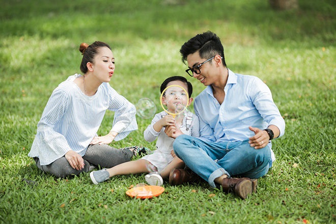 Mối tình thầy trò Khánh Thi - Phan Hiển: Cuộc sống hôn nhân quá đỗi ngọt ngào khiến ai cũng phải ghen tị - Ảnh 1