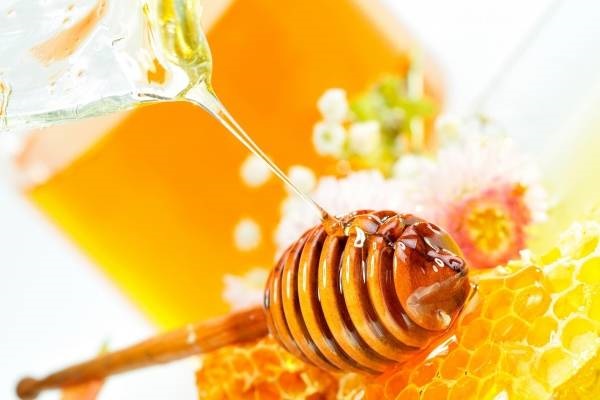 Làm đẹp da mặt sau sinh bằng mật ong rất hiệu quả Làm đẹp da mặt sau sinh bằng mật ong rất hiệu quả