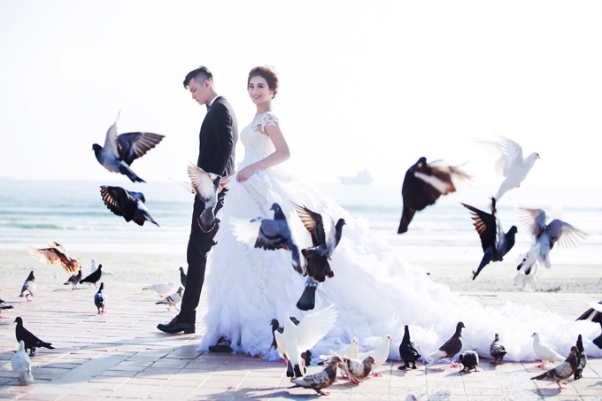 Ngắm trọn vẹn bộ ảnh cưới đẹp như mơ của Lâm Khánh Chi và chồng trên biển  - Ảnh 9