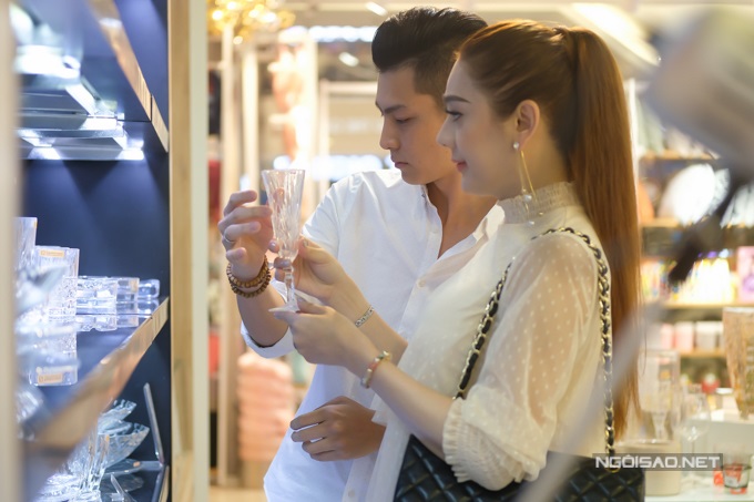 Lâm Khánh Chi bất ngờ được bố mẹ ruột tặng biệt thự 7 tỷ trước đám cưới - Ảnh 6 Lâm Khánh Chi bất ngờ được bố mẹ ruột tặng biệt thự 7 tỷ trước đám cưới - Ảnh 6