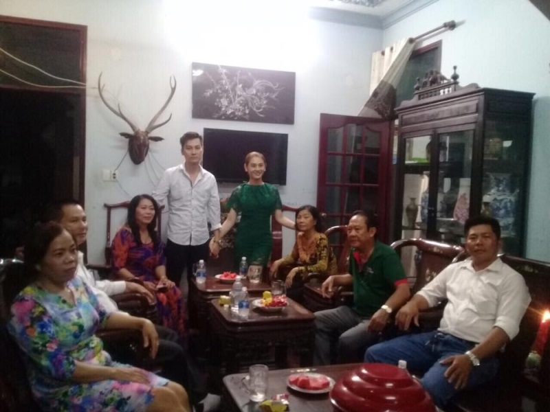 Trong ngày dạm ngõ, Lâm Khánh Chi bật khóc khi nghe yêu cầu đặc biệt của bố dành cho gia đình nhà trai - Ảnh 2 Lâm Khánh Chi bật khóc trong ngày dạm ngõ trước yêu cầu của bố