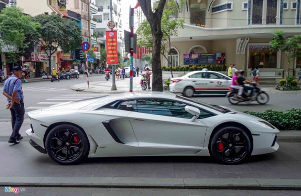 Cường Đô La và các đại gia Sài Gòn chơi Tết bằng Lamborghini - Ảnh 8