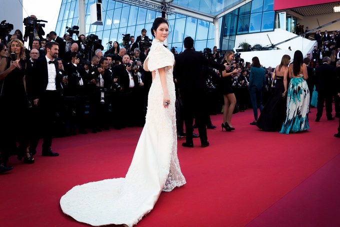 Những bộ trang phục ấn tượng nhất của Lý Nhã Kỳ tại Cannes 2017 - Ảnh 3