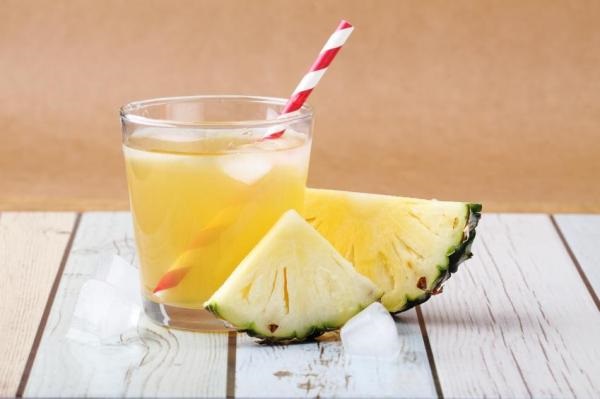 Rất nhiều người vứt vỏ dứa mà không biết rằng đây là một 'thần dược' cho sức khỏe - Ảnh 1 Vỏ dứa có tác dụng tốt cho <a target='_blank' href='https://www.phunuvagiadinh.vn/suc-khoe-5'>sức khỏe</a> mà nhiều người không hay biết