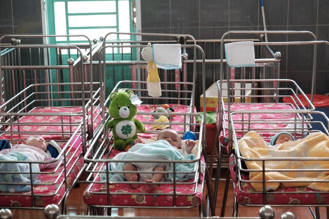Xuất hiện dịch bệnh ở Mái ấm Đức Quang: 17 bé mắc bệnh, bé trai 3 tháng tuổi tử vong - Ảnh 1