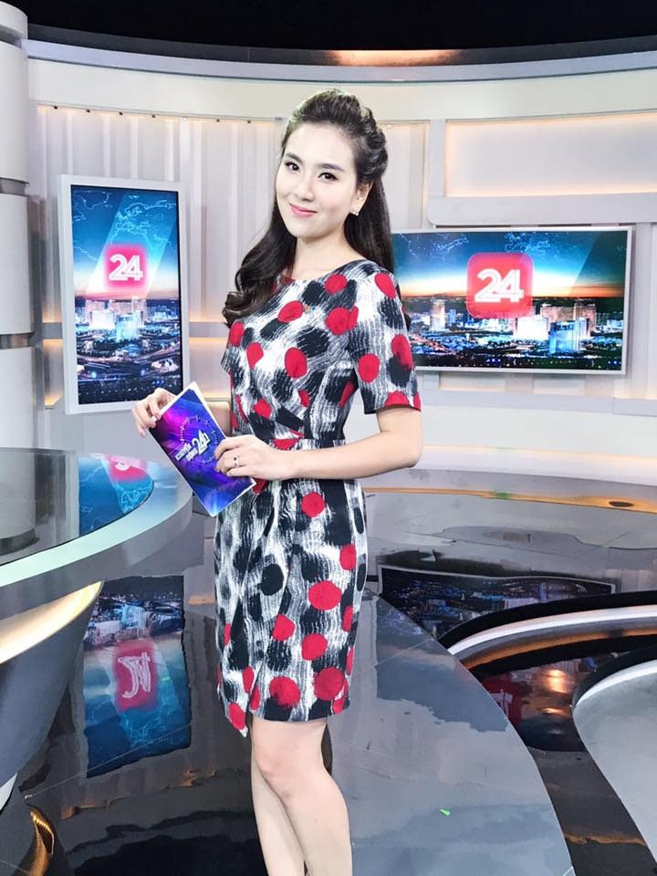 'Cô gái thời tiết' VTV gây choáng váng khi chơi hàng hiệu không thua kém mỹ nhân Việt - Ảnh 1