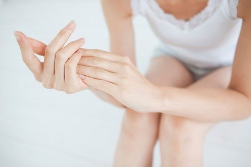 Đun 1 nắm rau dền lấy nước tắm, da đen nhẻm cũng bật tone, trắng bóc sau 1 tuần - Ảnh 4 Đun 1 nắm rau dền lấy nước tắm, da đen nhẻm cũng bật tone, trắng bóc sau 1 tuần