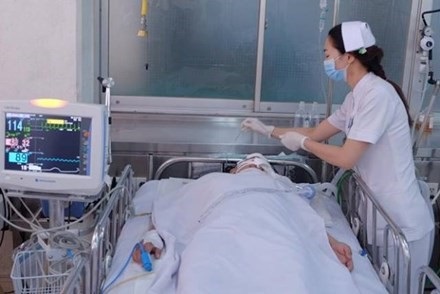 Mẹ chết, con nhập viện sau khi bị cướp túi xách ở Sài Gòn - Ảnh 1