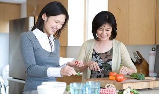 Sống chung với mẹ chồng: Tưởng không dễ, ai ngờ dễ không tưởng - Ảnh 3 Sống chung với mẹ chồng: Tưởng không dễ, ai ngờ dễ không tưởng - Ảnh 3