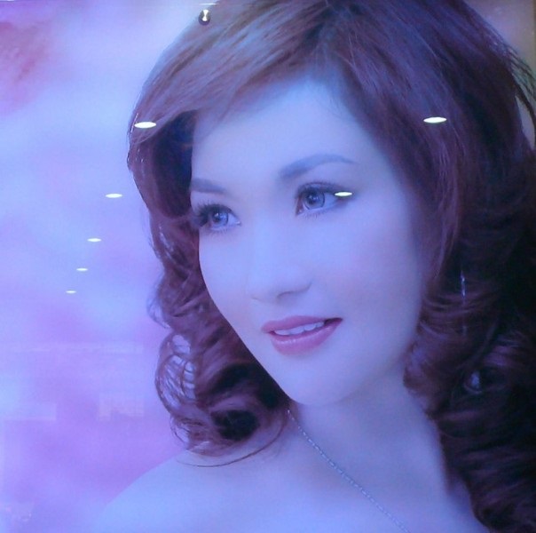 Choáng với nhan sắc của mẹ Hoa hậu Bản sắc Việt Toàn cầu Trần Thu Ngân