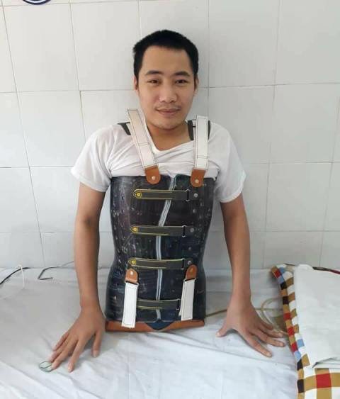 Đá đè cụt nửa người, chàng trai mồ côi được người mẹ nuôi nghèo chăm sóc như con đẻ - Ảnh 5 Đá đè cụt nửa người, chàng trai mồ côi được người mẹ nuôi nghèo chăm sóc như con đẻ - Ảnh 5