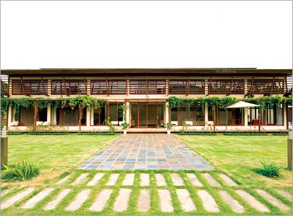 Những căn biệt thự nhìn là choáng của sao Việt - Ảnh 3 Những căn biệt thự nhìn là choáng của sao Việt - Ảnh 3