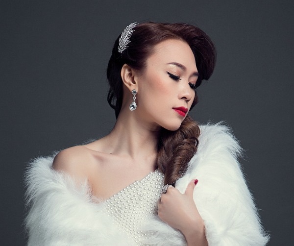 Chẳng cần khoe da thịt, những mỹ nhân Vbiz này vẫn thật 'chói chang' hút hồn người hâm mộ - Ảnh 1