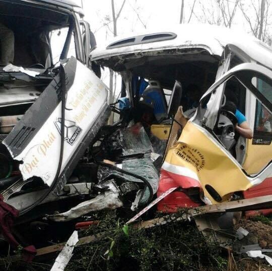 Thái Nguyên: Xe buýt 'đối đầu' xe chở vật liệu, tài xế chết gục trên tay lái, 8 người bị thương - Ảnh 3
