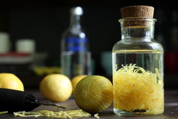 Ngâm vỏ chanh với thứ này, lông mày thưa thớt cũng trở nên đen dày và đẹp như tranh vẽ - Ảnh 3 Công thức nuôi dưỡng lông mày từ vỏ chanh ngâm dầu