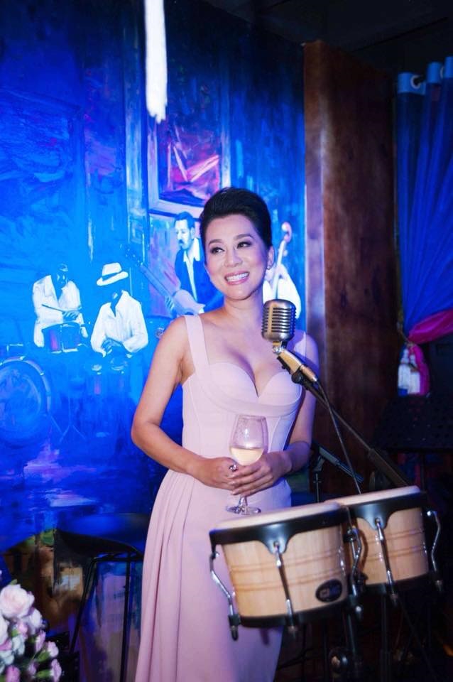 Không còn là nữ MC xinh đẹp, Nguyễn Cao Kỳ Duyên thực hiện giấc mộng làm ca sĩ - Ảnh 2