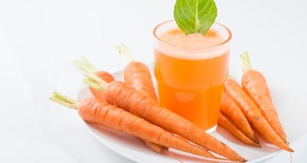 Nước ép cà rốt là một phương pháp nhuộm tóc tự nhiên hiệu quả