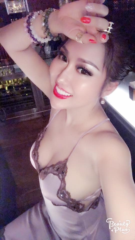 Diện váy ngủ đi bar, Phi Thanh Vân khiến nhiều người 'nhức mắt' khi nhũ hoa lấp ló sau lớp vải mỏng - Ảnh 3