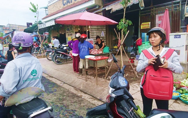 Thực hư chuyện thịt heo 100.000/3kg bán tràn lan khắp lề đường Sài Gòn - Ảnh 3 Thực hư chuyện thịt heo 100.000/3kg bán tràn lan khắp lề đường Sài Gòn - Ảnh 3