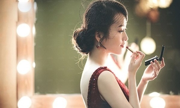 Đây là lý do đàn ông dễ bị mê hoặc bởi những phụ nữ hơn tuổi - Ảnh 1 Đây là lý do đàn ông dễ bị mê hoặc bởi những phụ nữ hơn tuổi - Ảnh 1