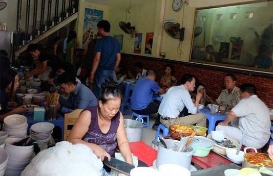 1001 kiểu chặt chém khách du lịch: Đến đất 'Tràng An' vừa ăn vừa... nghe chửi - Ảnh 2 1001 kiểu chặt chém khách du lịch: Đến đất 'Tràng An' vừa ăn vừa... nghe chửi - Ảnh 2