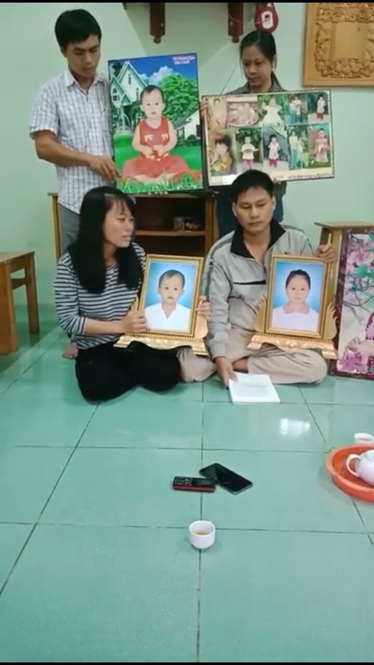 Phẫn nộ nghi 2 con gái chết oan, bố mẹ quay clip cầu cứu danh hài thần tượng Hoài Linh - Ảnh 2 Phẫn nộ nghi 2 con gái chết oan, bố mẹ quay clip cầu cứu danh hài thần tượng Hoài Linh - Ảnh 2