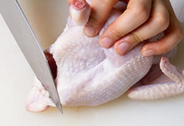 Những sai lầm chết người cần tránh khi ăn thịt gà  - Ảnh 4