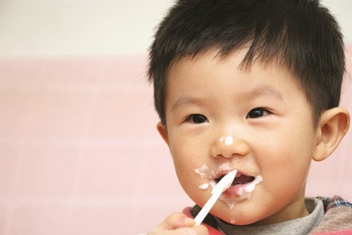 Sai lầm mẹ thường mắc khi cho trẻ ăn sữa chua - Ảnh 1