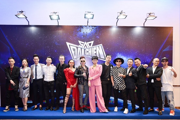 Đạo diễn Việt Tú bất ngờ tiết lộ: Nhiều nghệ sĩ miền Nam 'giành hết chén cơm' của các đồng nghiệp phía Bắc - Ảnh 1 Đạo diễn Việt Tú bất ngờ tiết lộ: Nhiều nghệ sĩ miền Nam 'giành hết chén cơm' của các đồng nghiệp phía Bắc - Ảnh 1