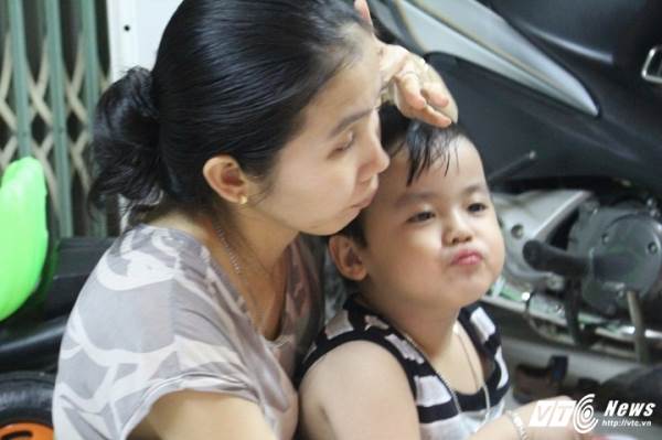  Gia đình sinh 5 đầu tiên ở Việt Nam: Tết, chồng tôi vẫn chạy xe suốt đêm để nuôi con - Ảnh 3