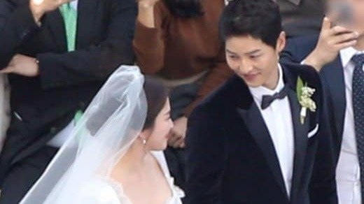 Cập nhật 'siêu đám cưới' Song Joong Ki - Song Hye Kyo: Chú rể bật khóc khi nghe cô dâu đọc lời thề - Ảnh 1
