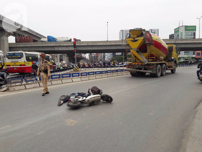 Tai nạn thương tâm tại Hà Nội: Nữ sinh lớp 12 chạy xe đạp điện bị xe bồn cán tử vong - Ảnh 1