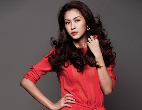 Chẳng cần khoe da thịt, những mỹ nhân Vbiz này vẫn thật 'chói chang' hút hồn người hâm mộ - Ảnh 10
