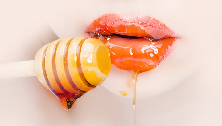 Cách tẩy tế bào chết cho môi bằng mật ong