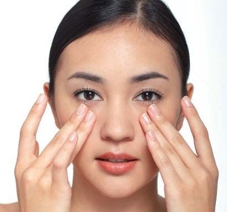 Thâm quầng mắt là biểu hiện của sự thiếu ngủ và nhiều bệnh lý khác