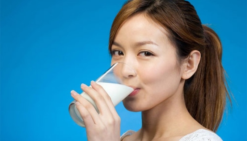 Sữa – Thức uống giảm cân trước khi ngủ đốt cháy năng lượng hiệu quả