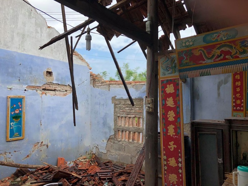 Vợ chồng Thủy Tiên đi Phú Yên trao 550 triệu đồng cho người dân bị thiệt hại do bão số 12: Nhà nhiều nhất 42 triệu, ít nhất 1 triệu - Ảnh 3