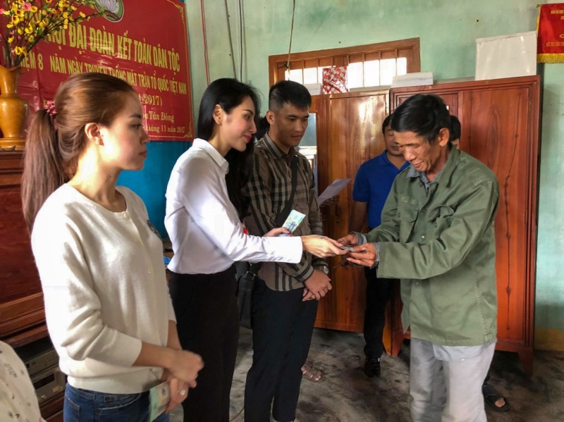 Nhìn lại chuyện tình nhiều thăng trầm của Thủy Tiên - Công Vinh trước khi được khán giả công nhận - Ảnh 10 Nhìn lại chuyện tình nhiều thăng trầm của Thủy Tiên - Công Vinh trước khi được khán giả công nhận - Ảnh 10