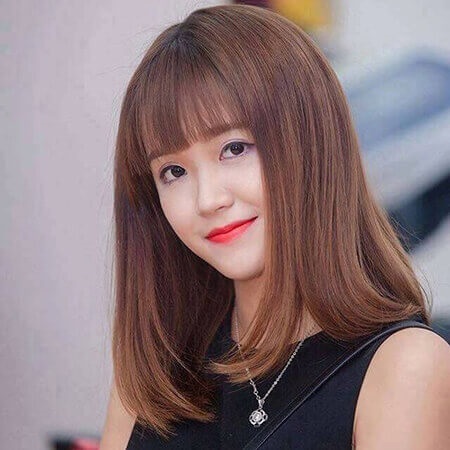 Tóc mái thưa hợp với khuôn mặt nào? - Ảnh 2 Tóc mái thưa bằng hợp với những bạn gái có khuôn mặt dài
