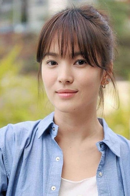 Tóc mái thưa hợp với khuôn mặt nào? - Ảnh 3 Tóc mái thưa dài giúp bạn gái trẻ trung và năng động hơn