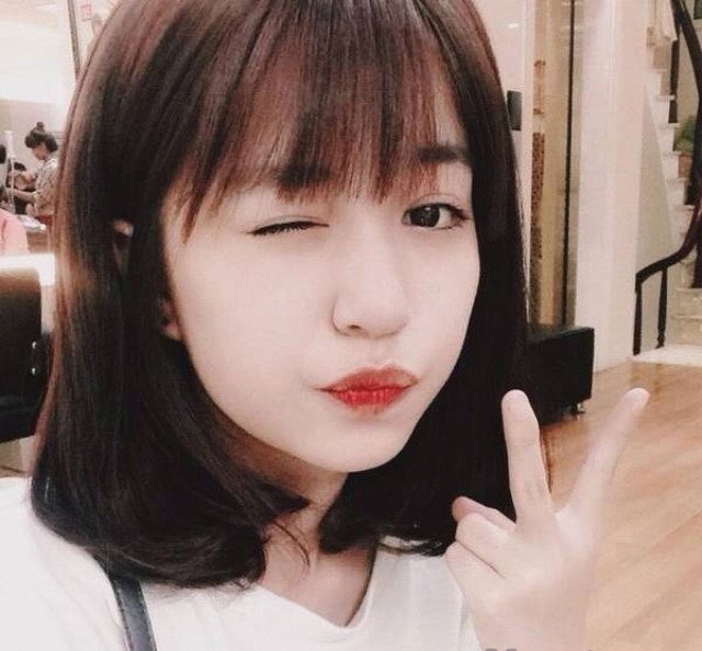 Tóc mái thưa hợp với khuôn mặt nào? - Ảnh 6 Tóc mái thưa ngố là kiểu tóc mái đẹp mà chị em nên để thử một lần