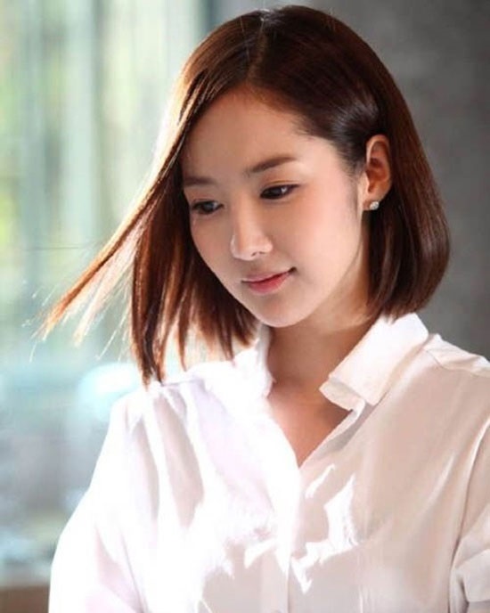 Kiểu tóc ngắn ngang vai ép thẳng dành cho các bạn hướng tới phong cách đơn giản, nhẹ nhàng Kiểu tóc ngắn ngang vai ép thẳng dành cho các bạn hướng tới phong cách đơn giản, nhẹ nhàng