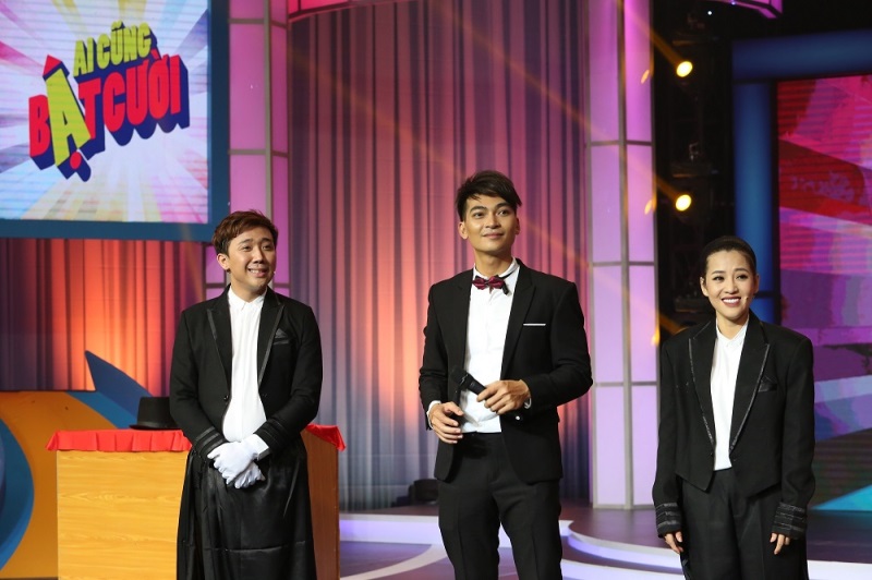 Cố tình chơi khăm đồng nghiệp, Trấn Thành bị rách cả quần