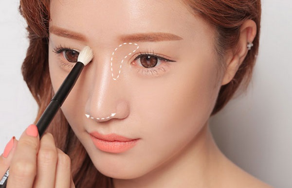 Vài bước đơn giản trang điểm tự nhiên cho khuôn mặt tròn - Ảnh 1 Cách trang điểm cho gương mặt tròn tự nhiên nhất