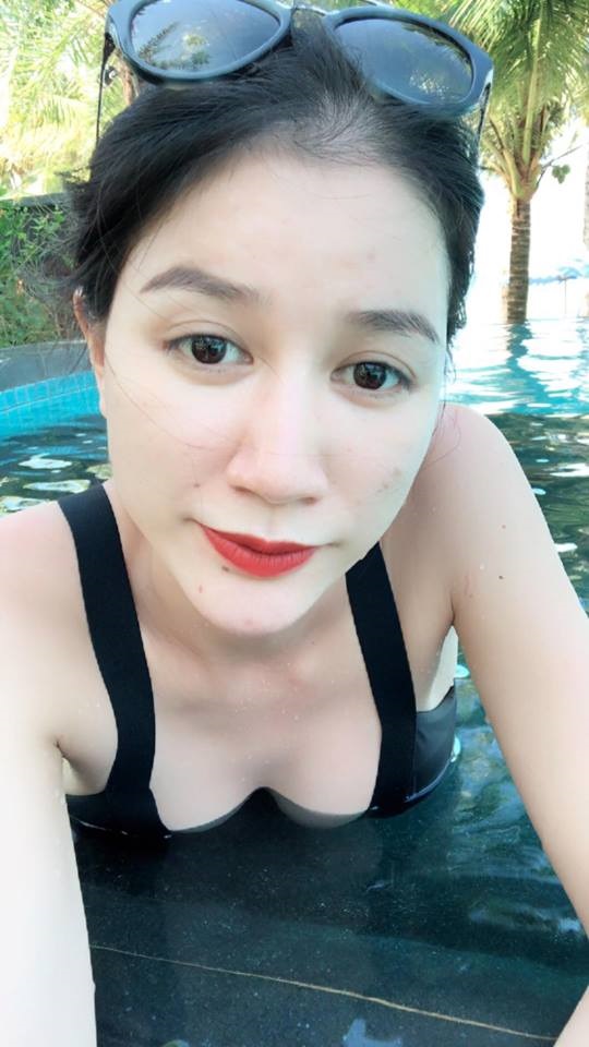 ‘Bỏng mắt’ khi xem loạt ảnh Trang Trần và chồng Việt kiều tình tứ giữa bể bơi - Ảnh 6