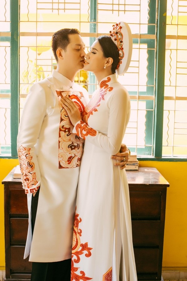 Ngắm trọn bộ ảnh cưới truyền thống đẹp lung linh của Trang Trần cùng ông xã Việt kiều Louis Trần - Ảnh 1