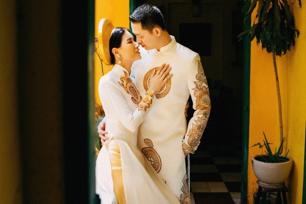 Ngắm trọn bộ ảnh cưới truyền thống đẹp lung linh của Trang Trần cùng ông xã Việt kiều Louis Trần - Ảnh 2